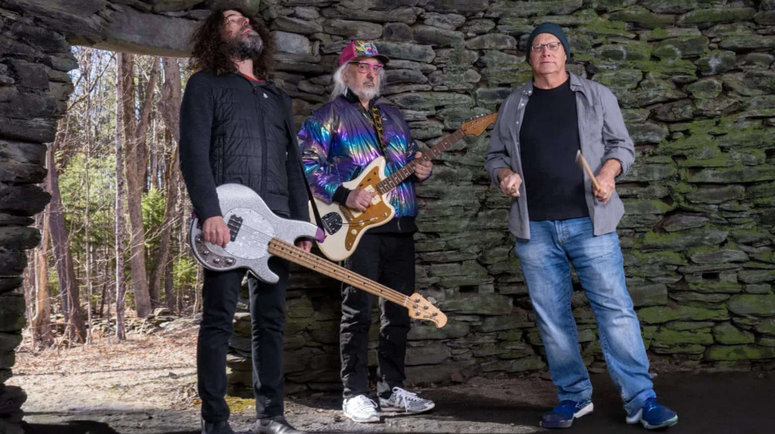 Dinosaur Jr. lanza “Blowin’ Up”, nuevo adelanto de su álbum