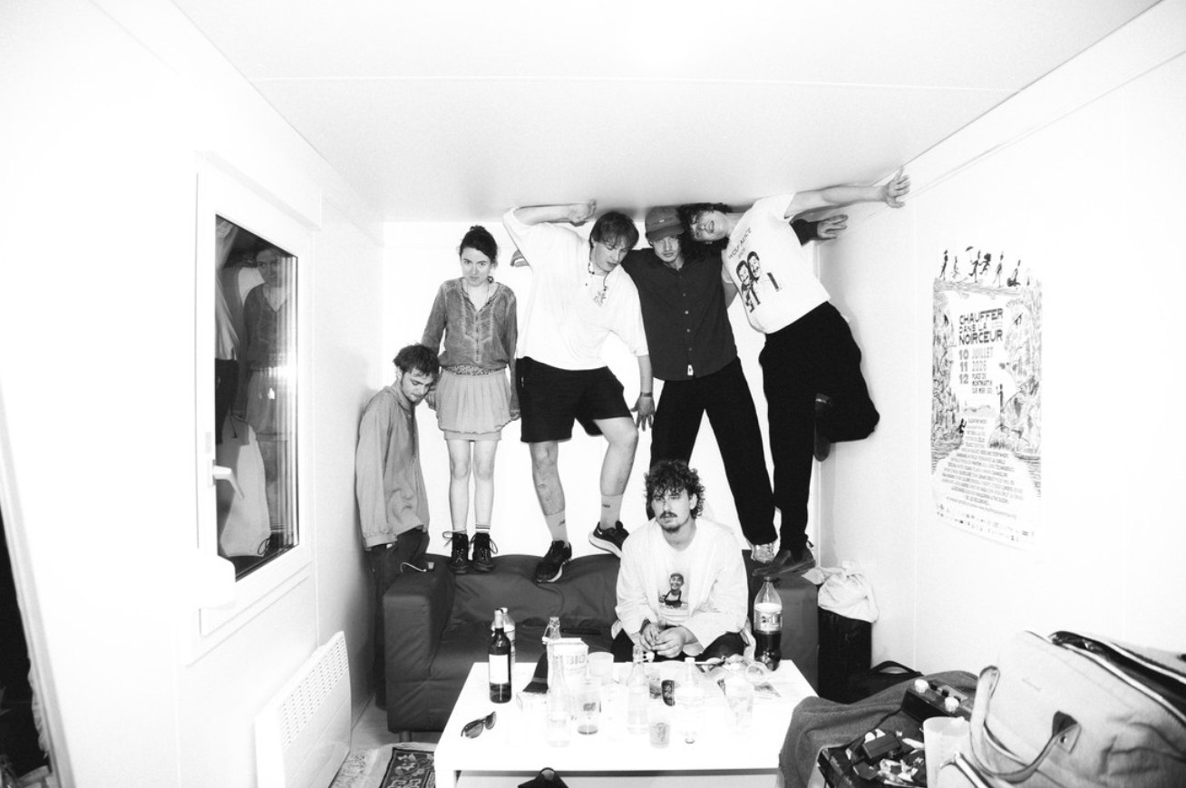 Fat Dog comparte “Shit Love”, nuevo adelanto de su álbum