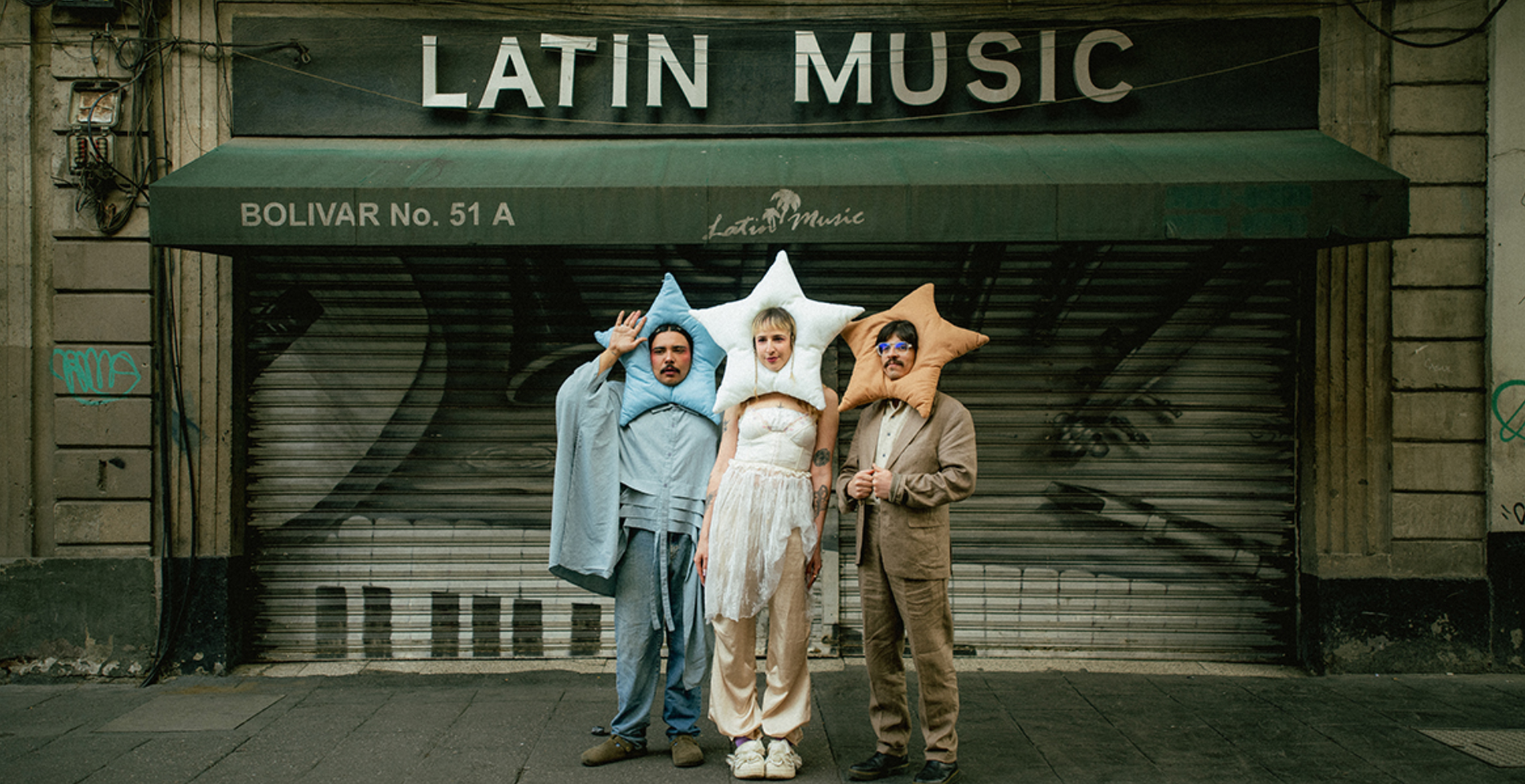ROSAS y BUDAYA brillan juntos en “*STAR”