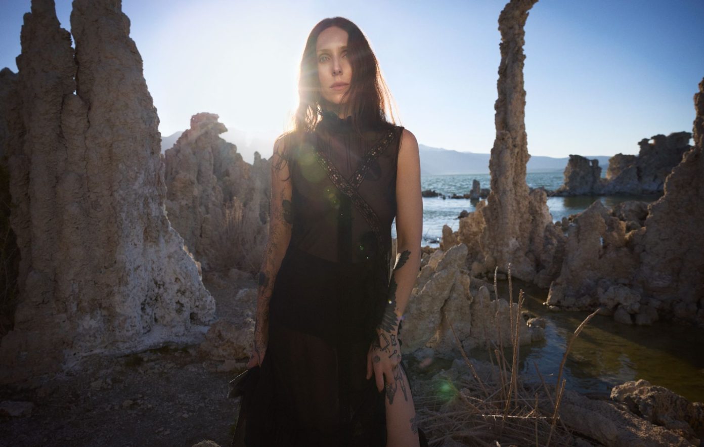 Chelsea Wolfe anuncia disco y estrena “Cold”