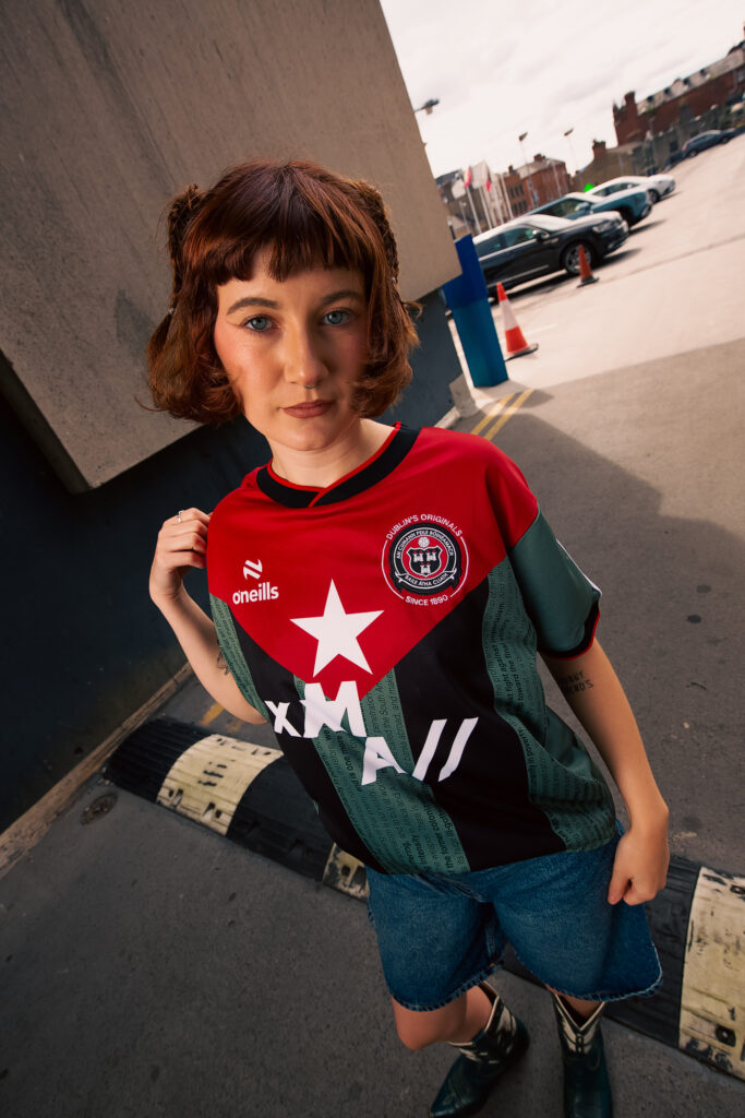 Massive Attack y el Bohemian F.C. presentan un nuevo jersey