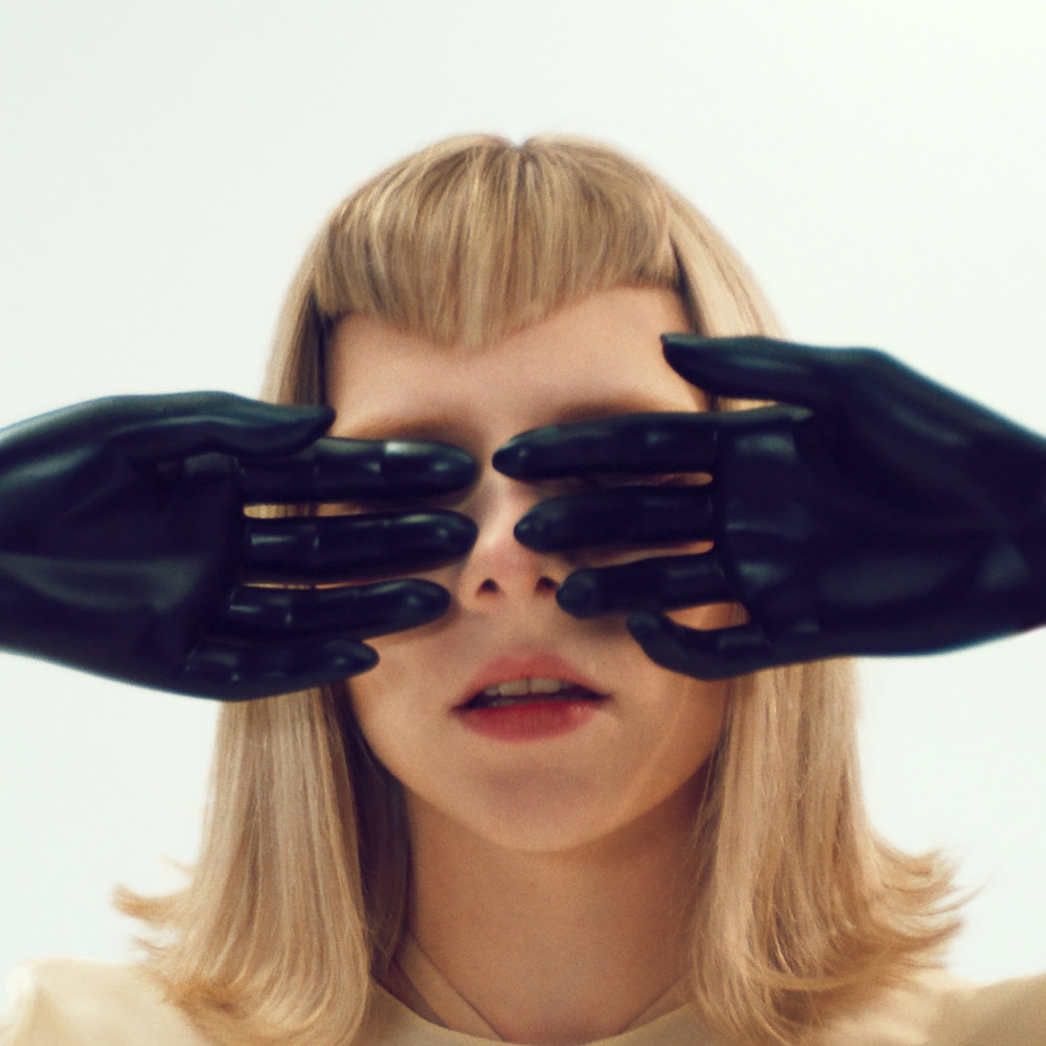 AURORA anuncia la reedición de su disco debut