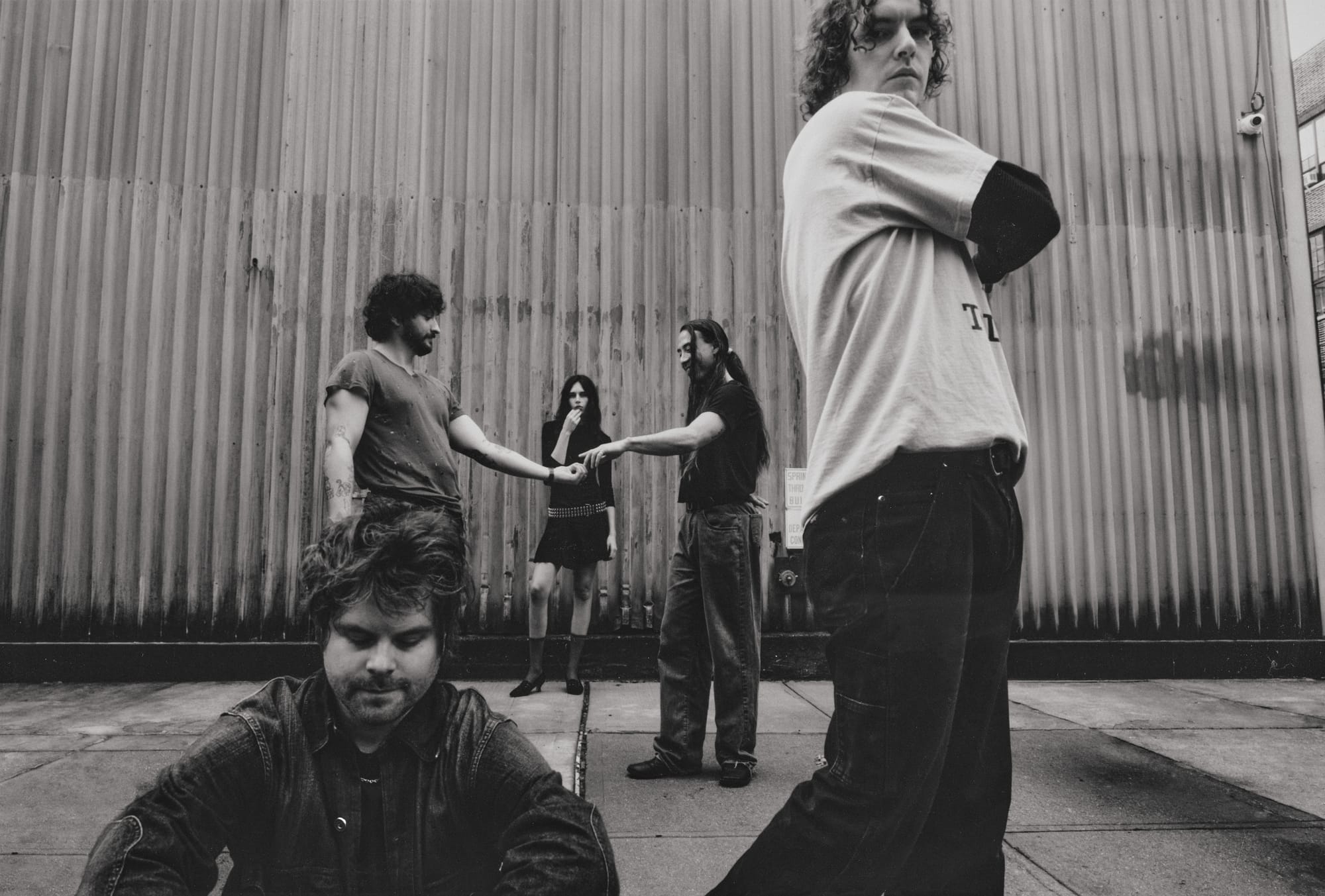 GIFT anuncia disco y estrena “Hand To The Flame”