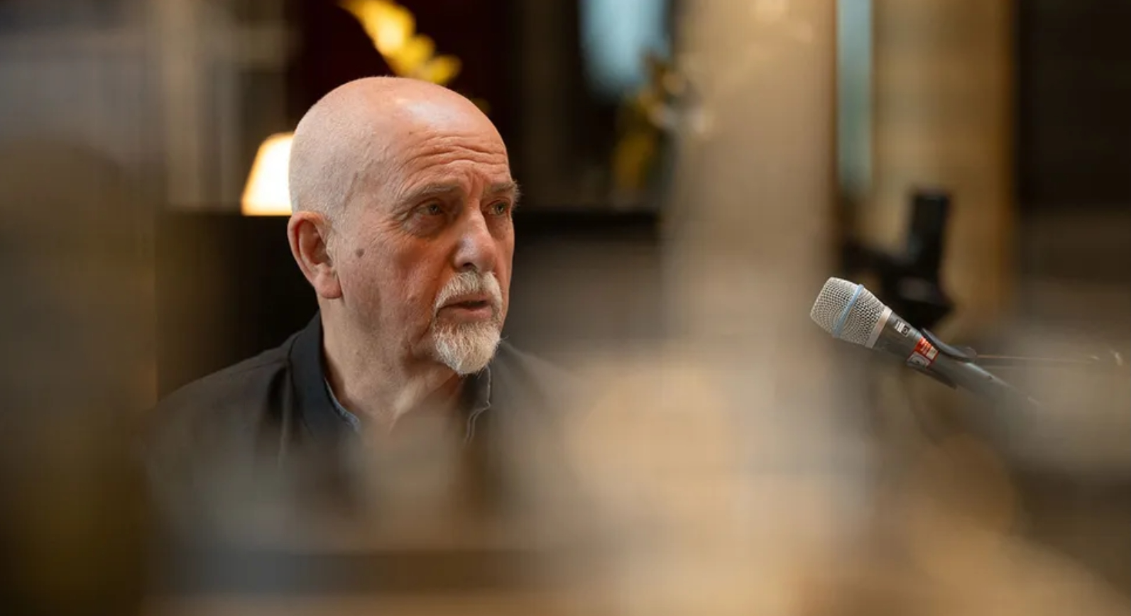 Peter Gabriel invita al cambio en 